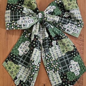 Lively St. Patrick's Day Green Patterned Bow